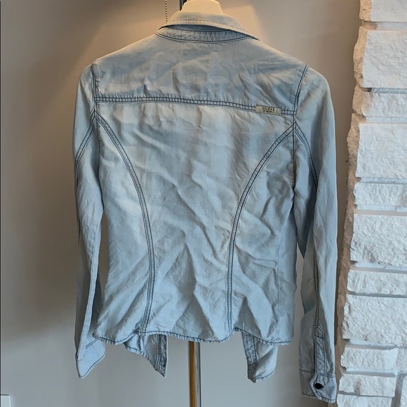 Light jean Blue Guess LosAngela’s button up shirt - Picture 2 of 6